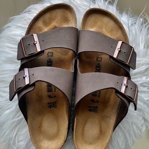 Women’s Birkenstock Arizona sandals. Size 10